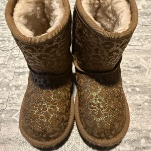 UGG Classic II Glitter Leopard Suede Kid's Boots- toddler 10, good condition!